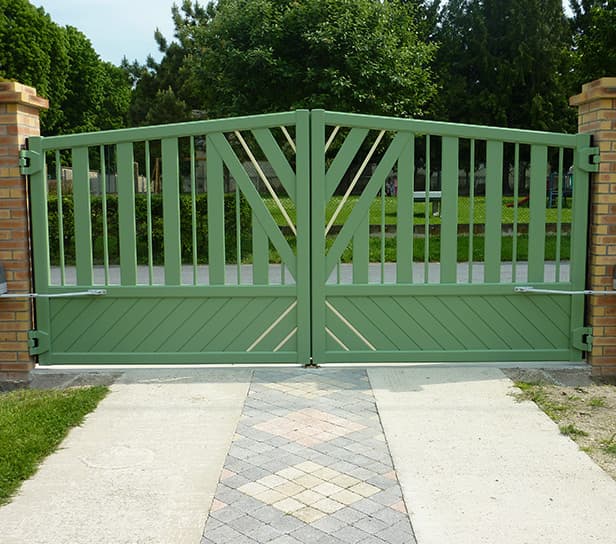 Fabrication sur-mesure et installation Portail