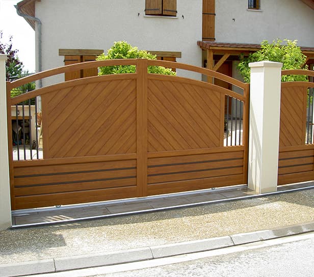 Fabrication sur-mesure et installation Portail