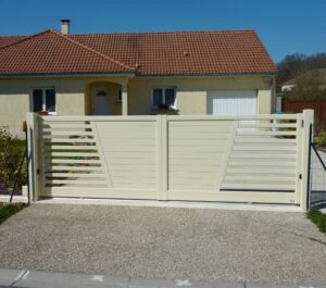 Fabrication sur-mesure et installation Portail